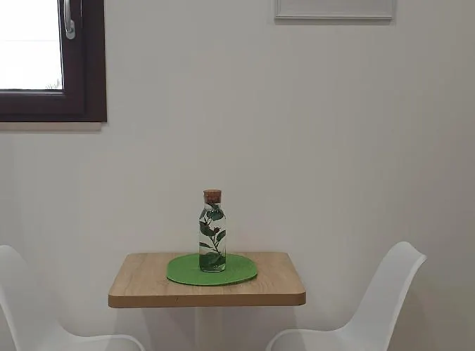 לינה וארוחת בוקר Comeacasa 4*