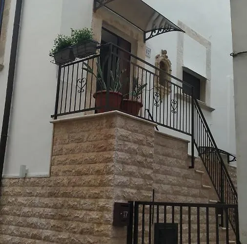 לינה וארוחת בוקר Comeacasa 4*